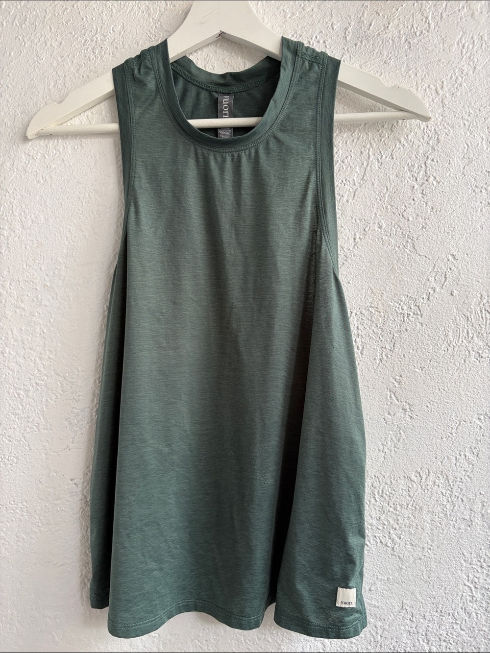 Vuori Women's Sleeveless Relaxed Tank Top - Sage Green